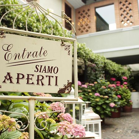 Albergo & Ristorante Selvatico Rivanazzano Terme Exteriör bild